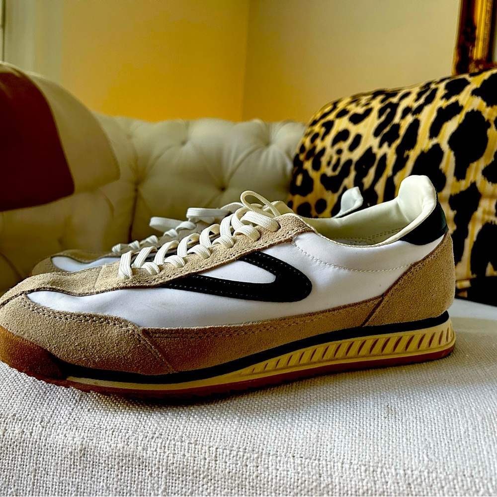 Tretorn tennis shoes size 8.5 worn once.  Very cute !